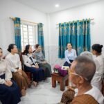 លោកជំទាវបណ្ឌិត ពេជ ចន្ទមុន្នី ហ៊ុនម៉ាណែត អញ្ជើញប្រគល់ផ្ទះថ្មី ចំនួន ៦ខ្នង ដែលជាអំណោយដ៏ថ្លៃថ្លារបស់ សម្តេចធិបតី និងលោកជំទាវបណ្ឌិតផ្ទាល់ ជូនដល់ក្រុមគ្រួសារនៃវីរកងទ័ពពលី រស់នៅក្នុងទឹកដីខេត្តតាកែវ។